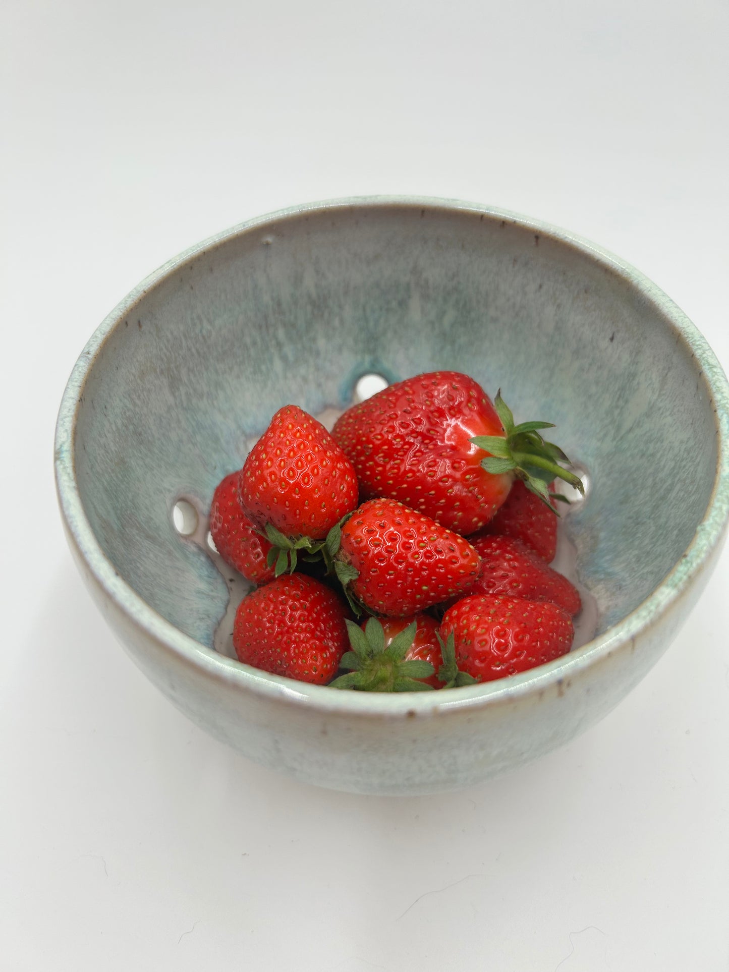 Berry Bowl – Rustic Colander & Fruit Strainer with Reactive Glaze - Green Tea