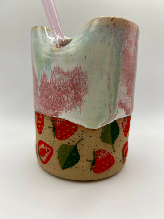 Fruity Straw Cup - Strawberries