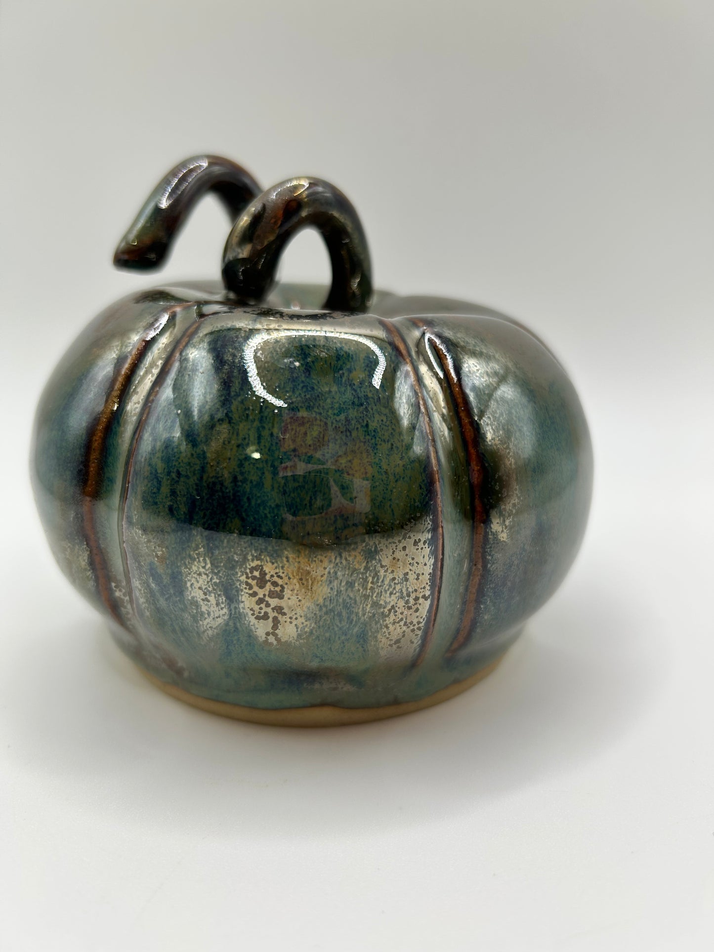 Pumpkin #19 - Medium Metallic Green