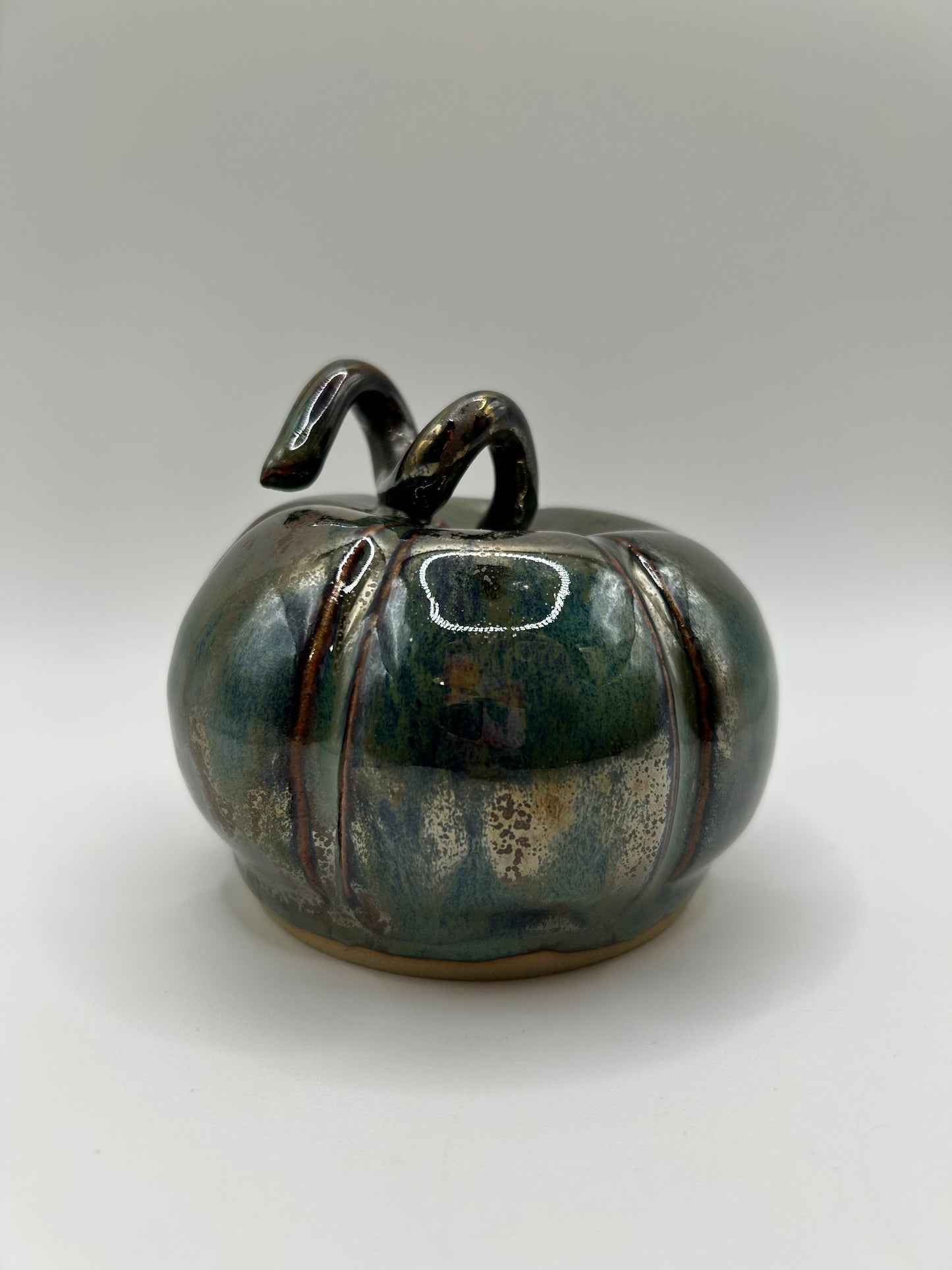 Pumpkin #19 - Medium Metallic Green