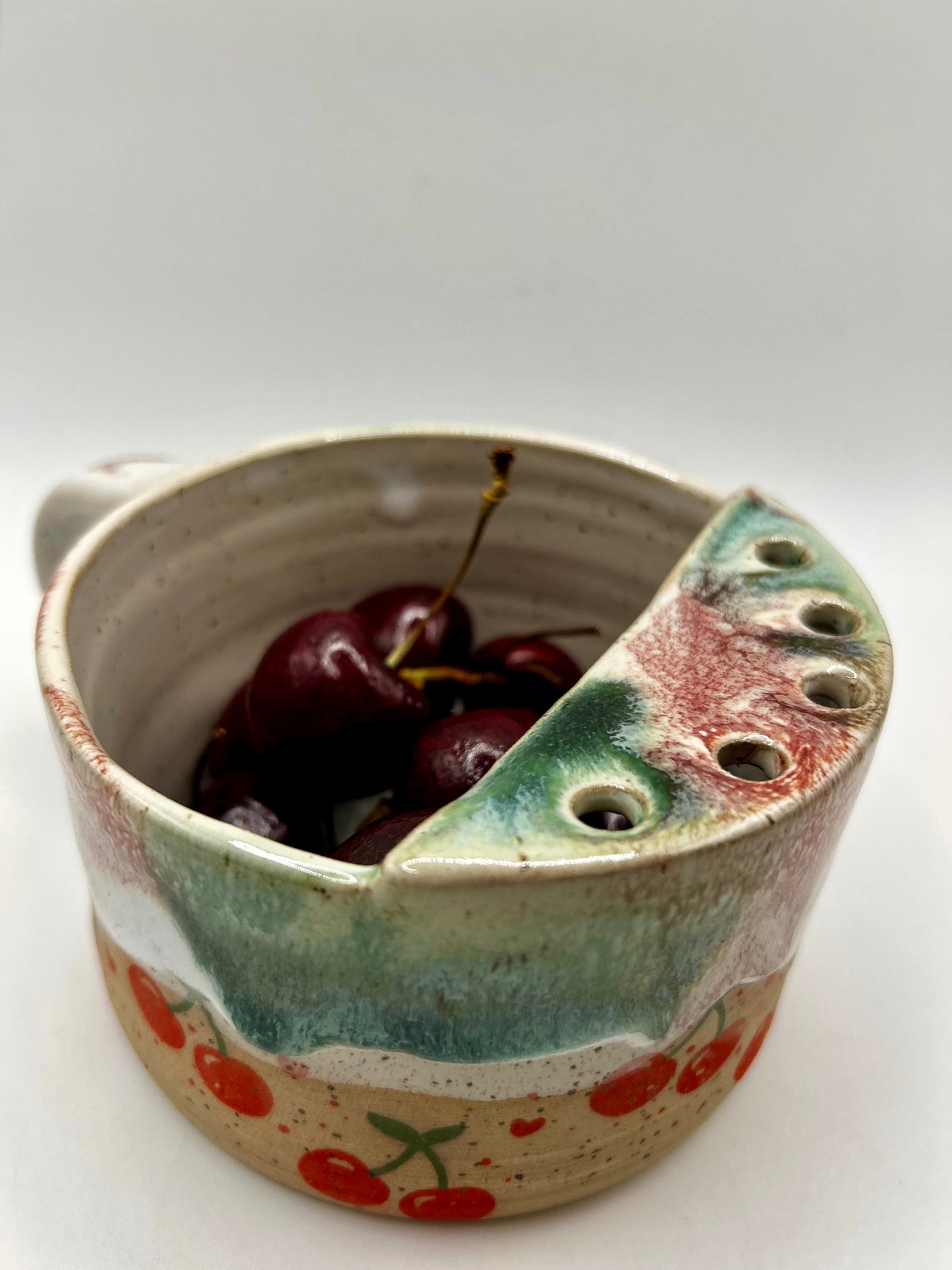 Fruity Berry Strainer - Cherries