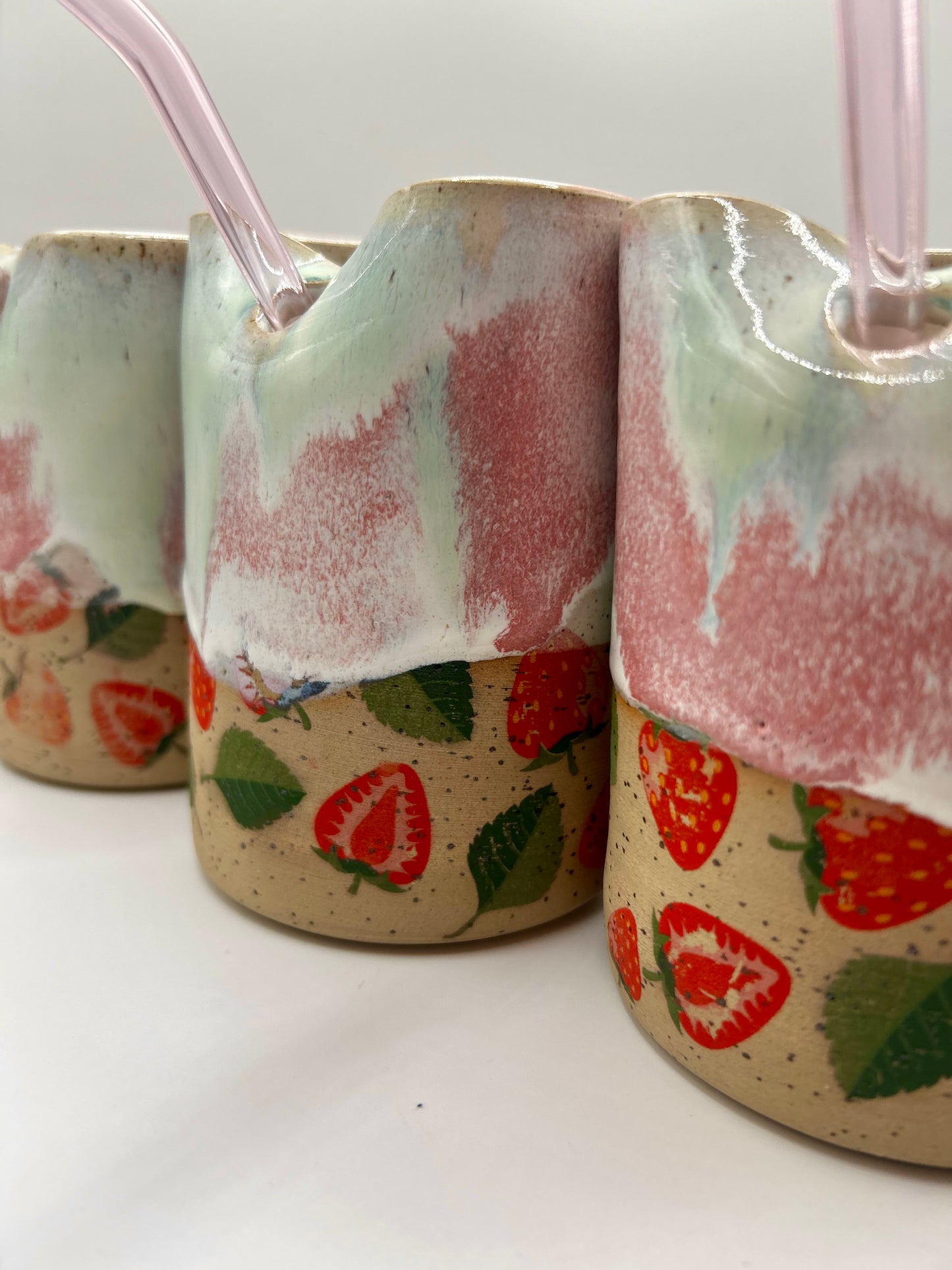 Fruity Straw Cup - Strawberries