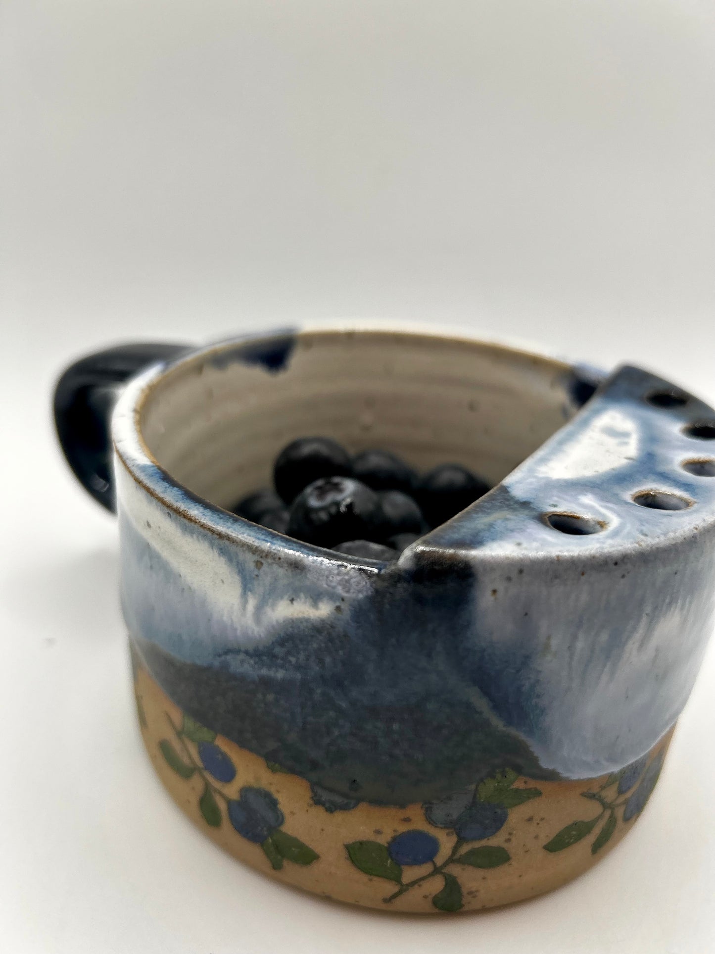 Fruity Berry Strainer - Blueberries