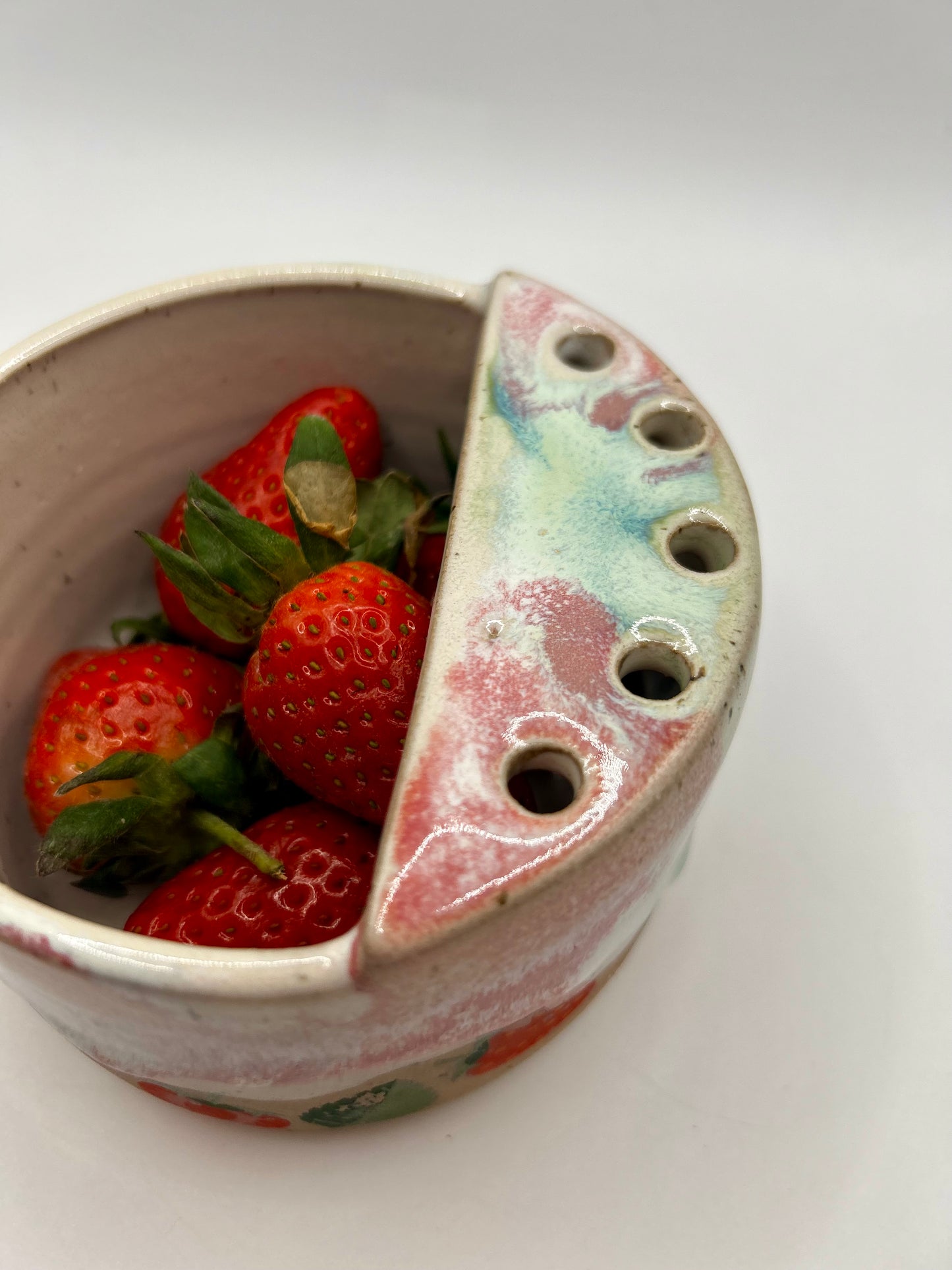 Fruity Berry Strainer - Strawberries