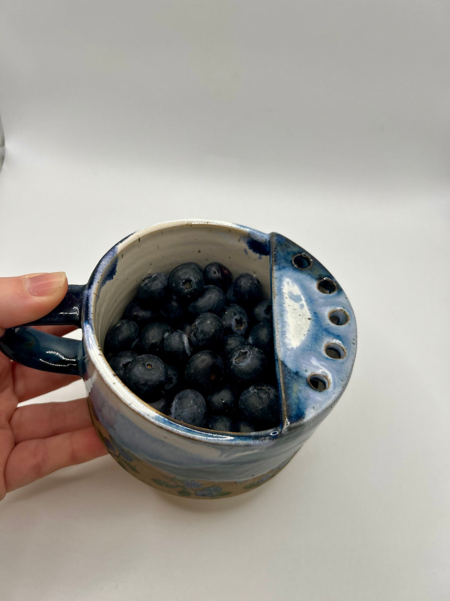 Fruity Berry Strainer - Blueberries