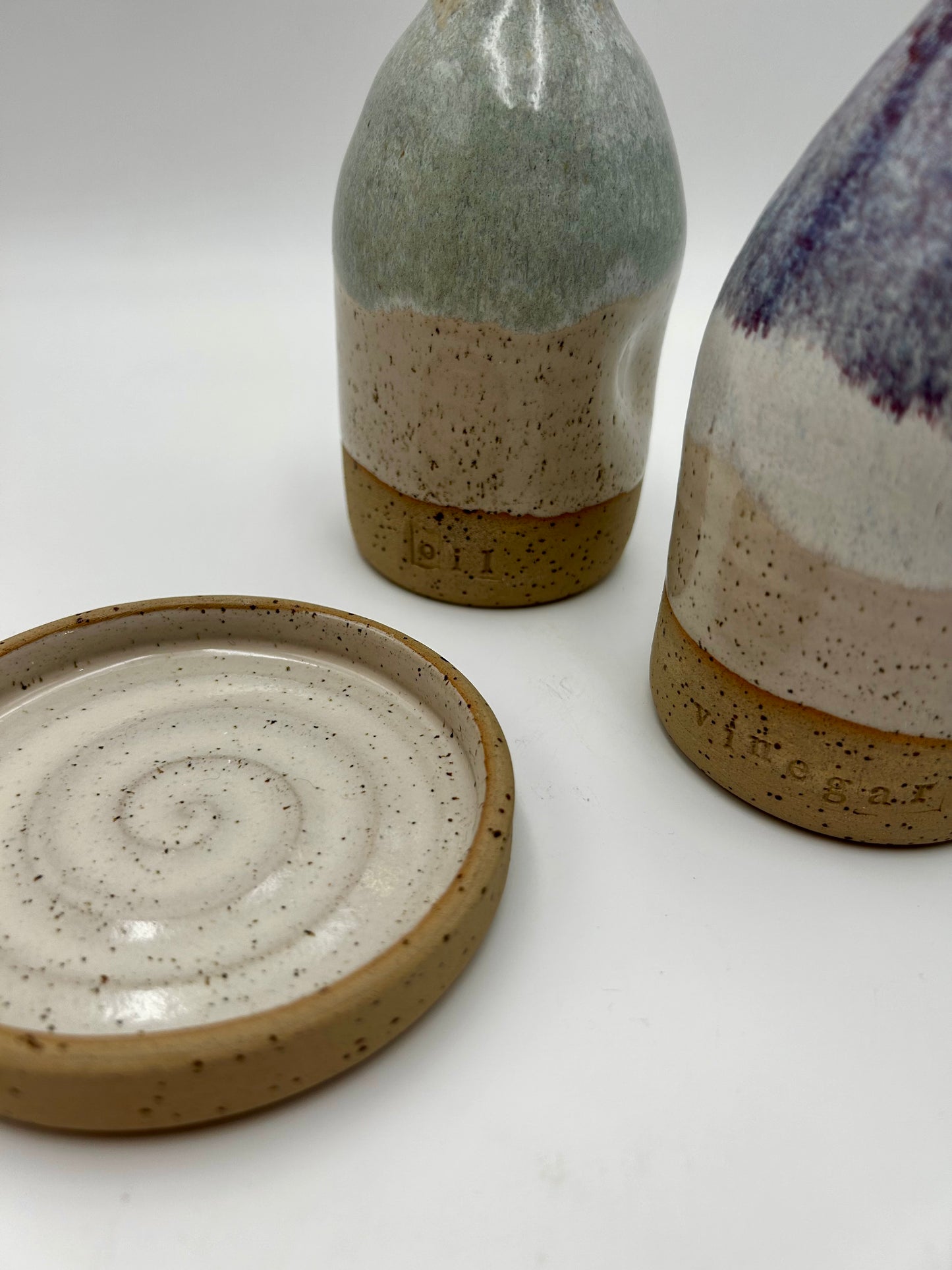 Oil & Vinegar Pourer with Dish Set - Sage & Merlot