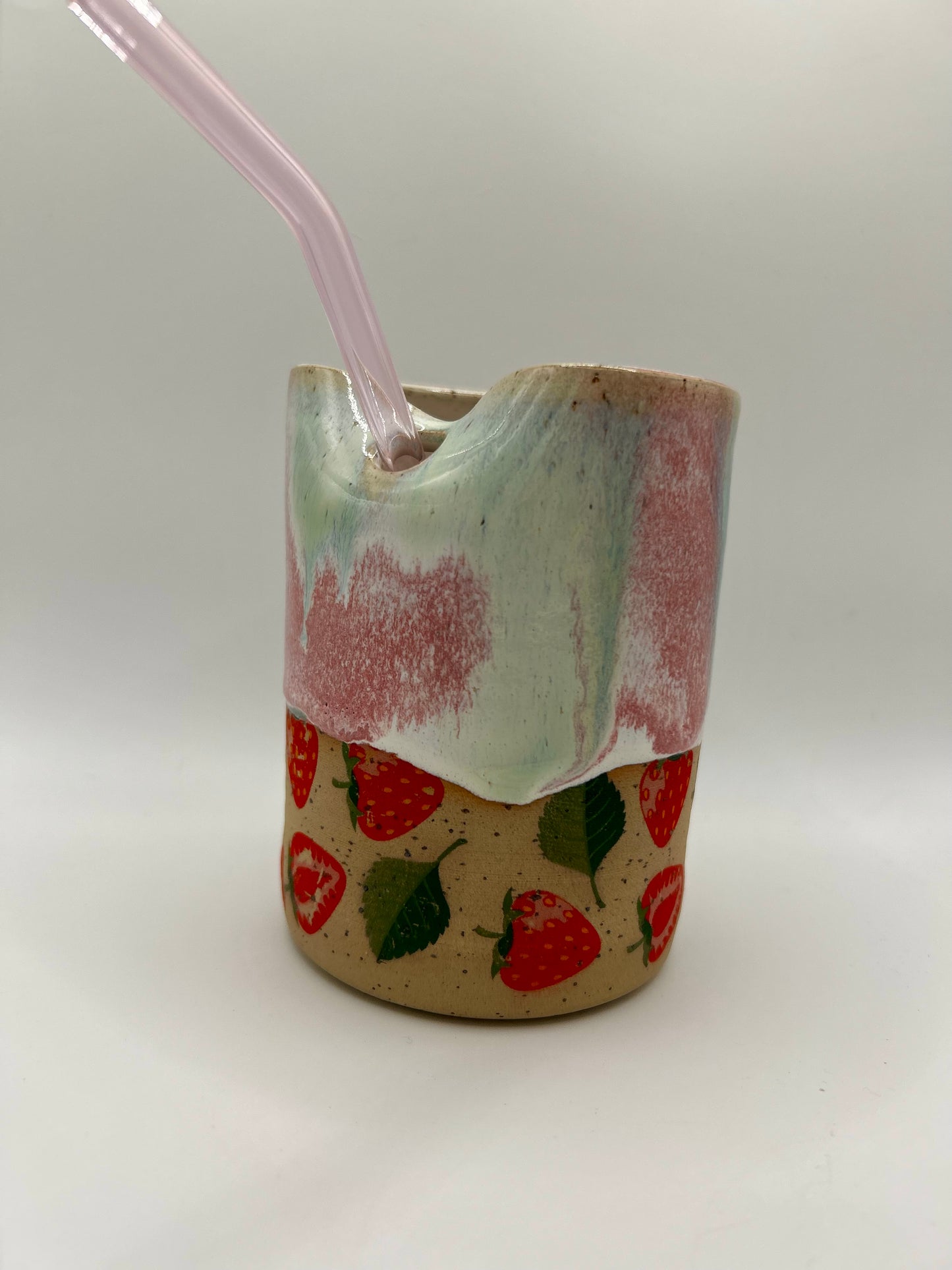 Fruity Straw Cup - Strawberries