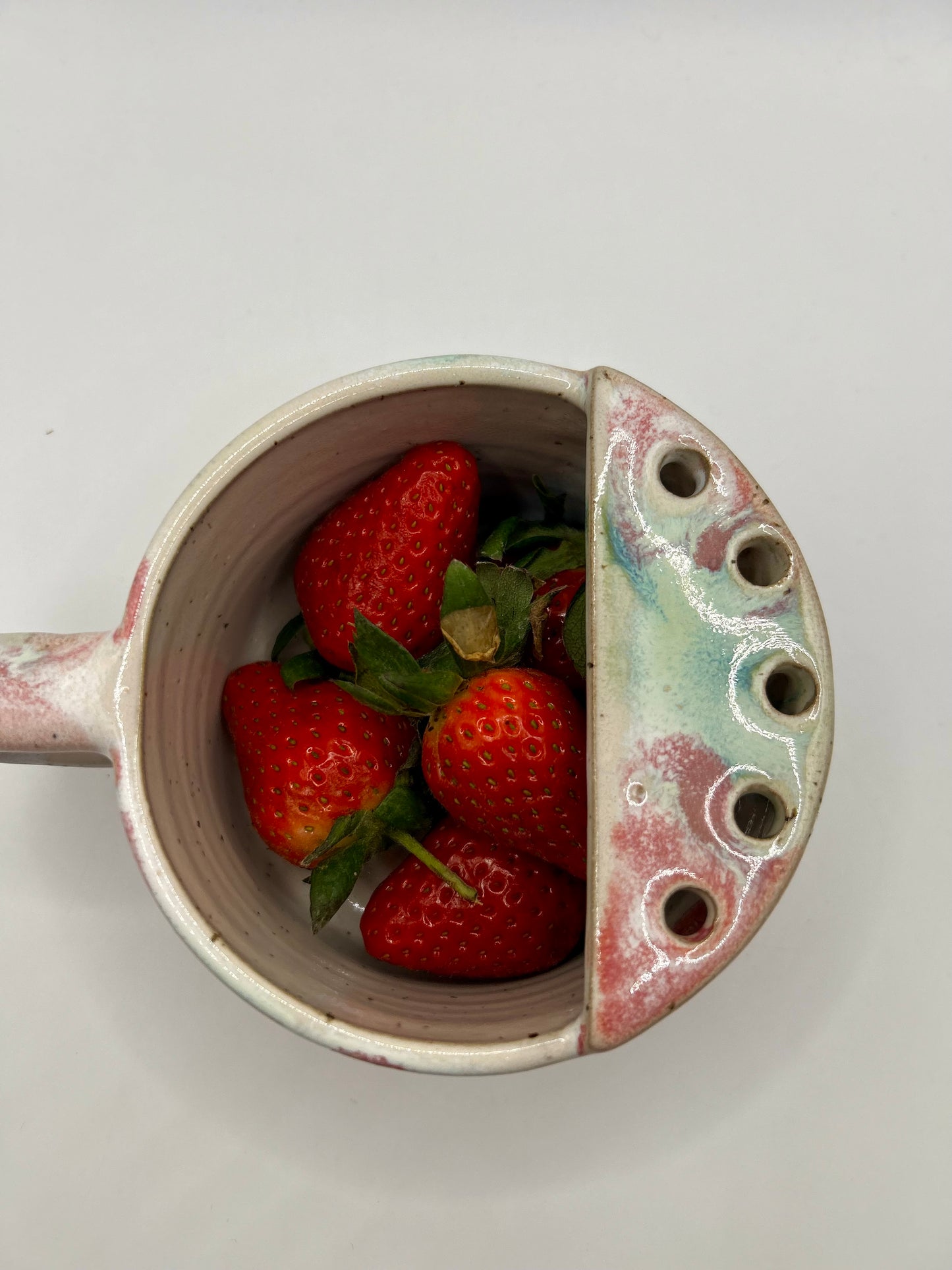 Fruity Berry Strainer - Strawberries