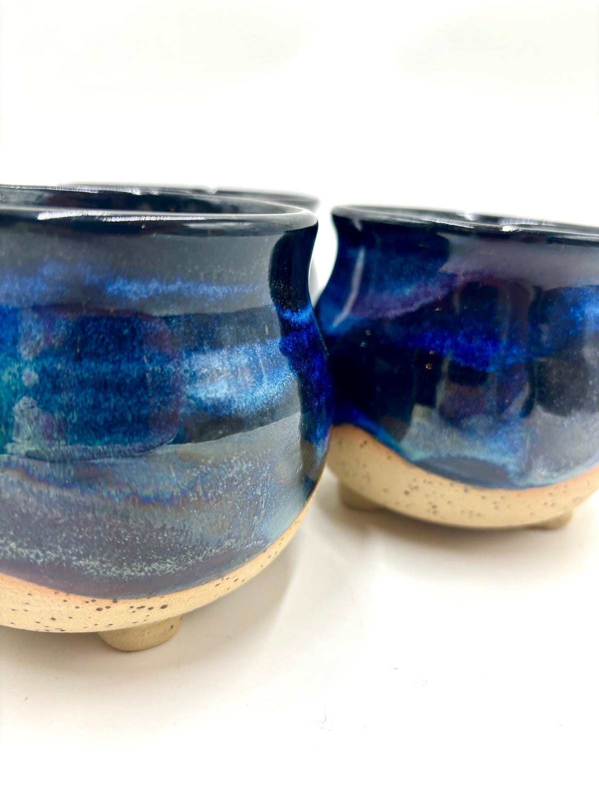 Cauldron Candle - Amber and Sandalwood
