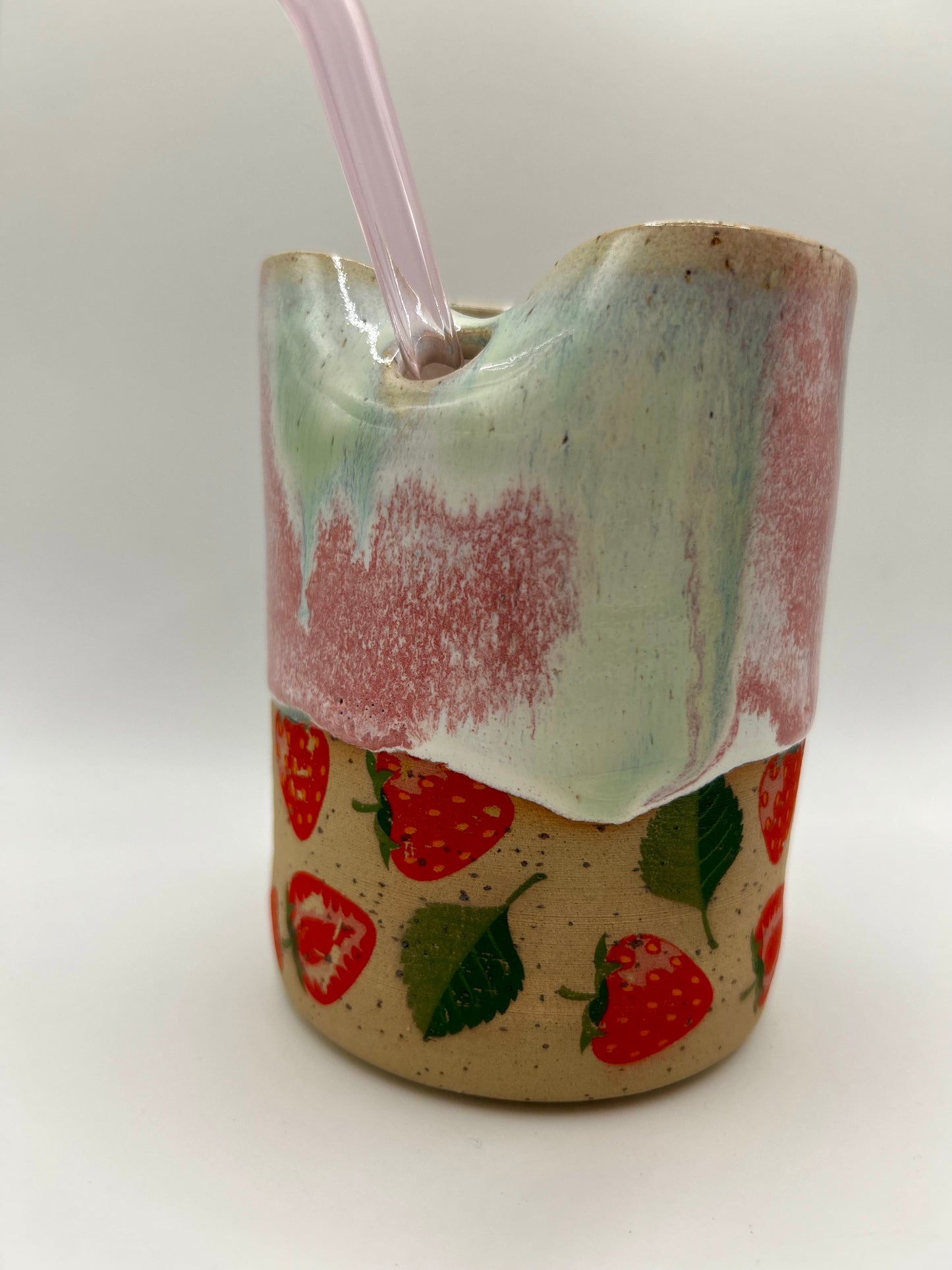 Fruity Straw Cup - Strawberries