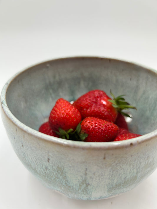 Berry Bowl – Rustic Colander & Fruit Strainer with Reactive Glaze - Green Tea