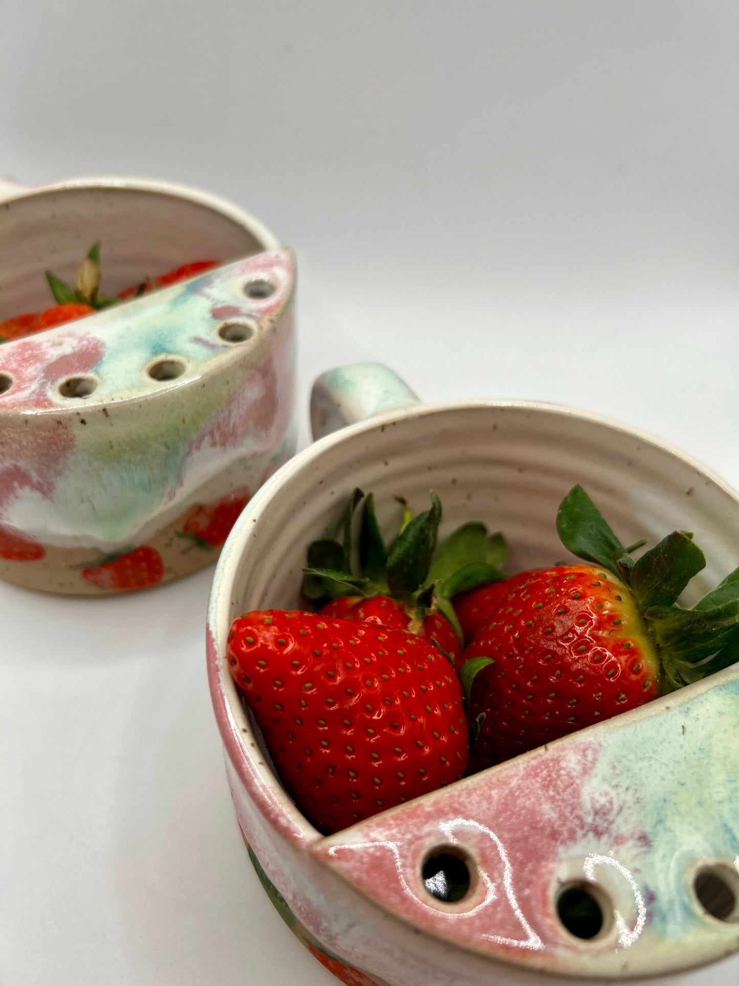 Fruity Berry Strainer - Strawberries