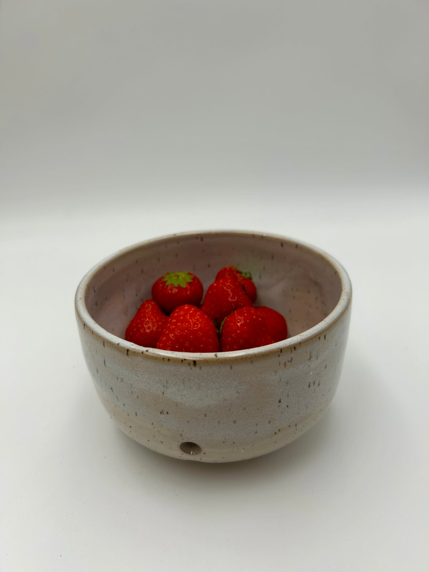 Berry Bowl – Rustic Colander & Fruit Strainer - Ivory